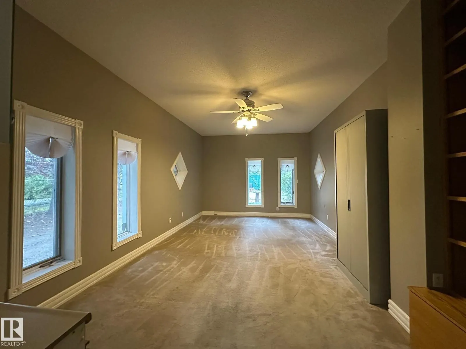 #145 52349 RANGE ROAD 233