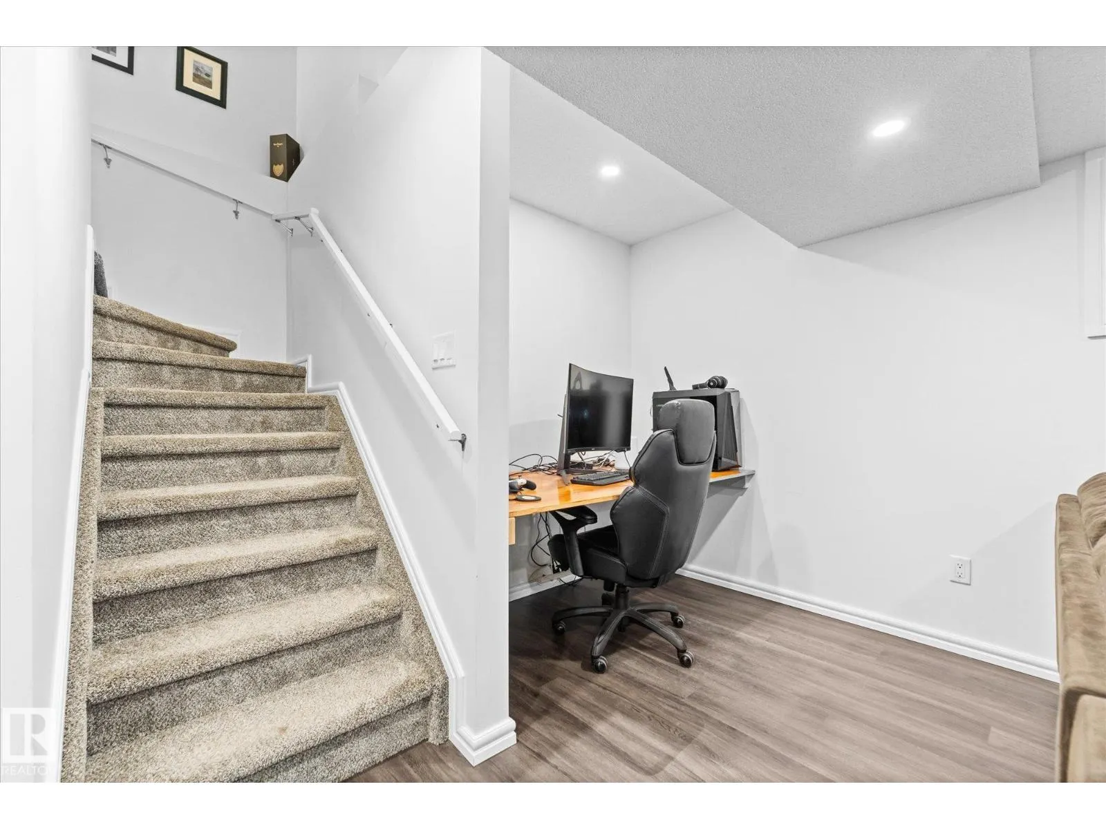 29 CHESTNUT WY