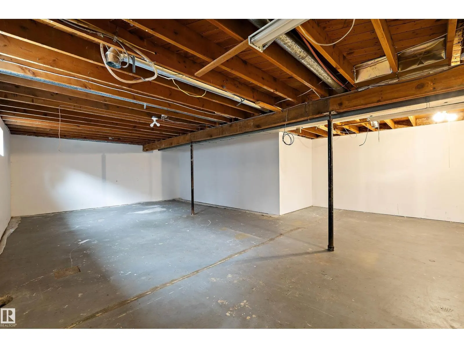 10409 148 ST NW