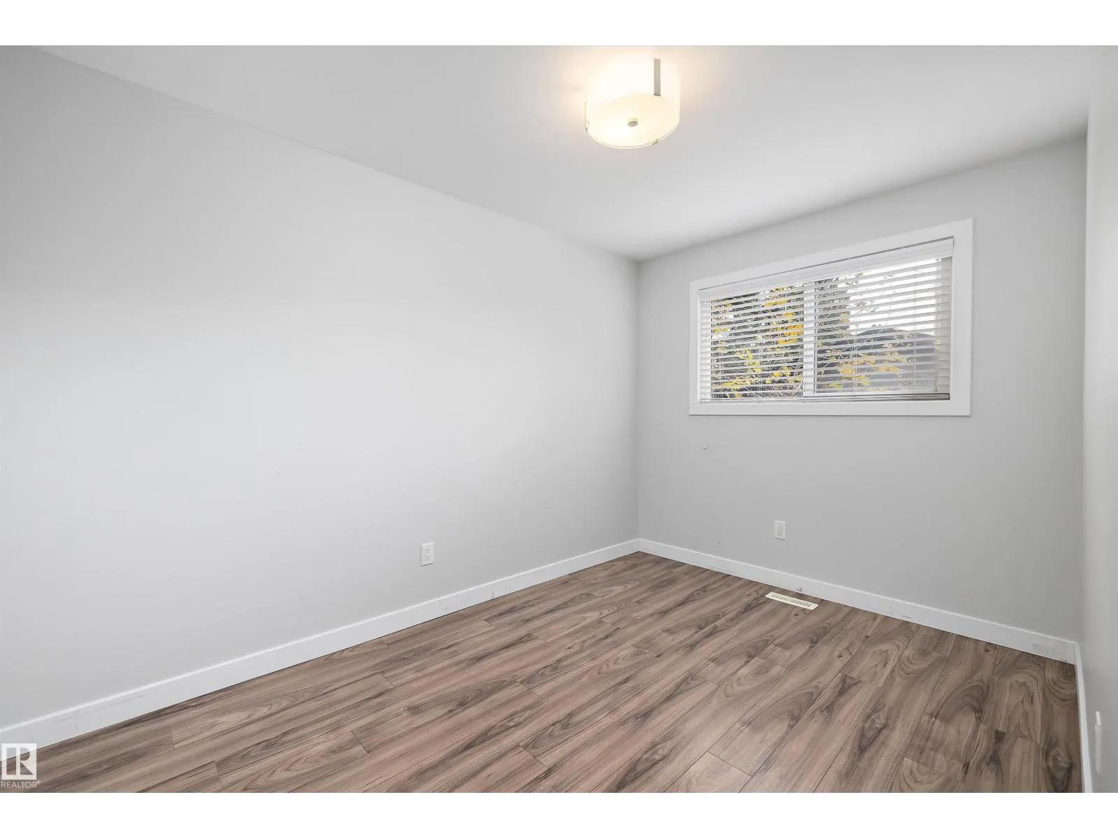 10409 148 ST NW