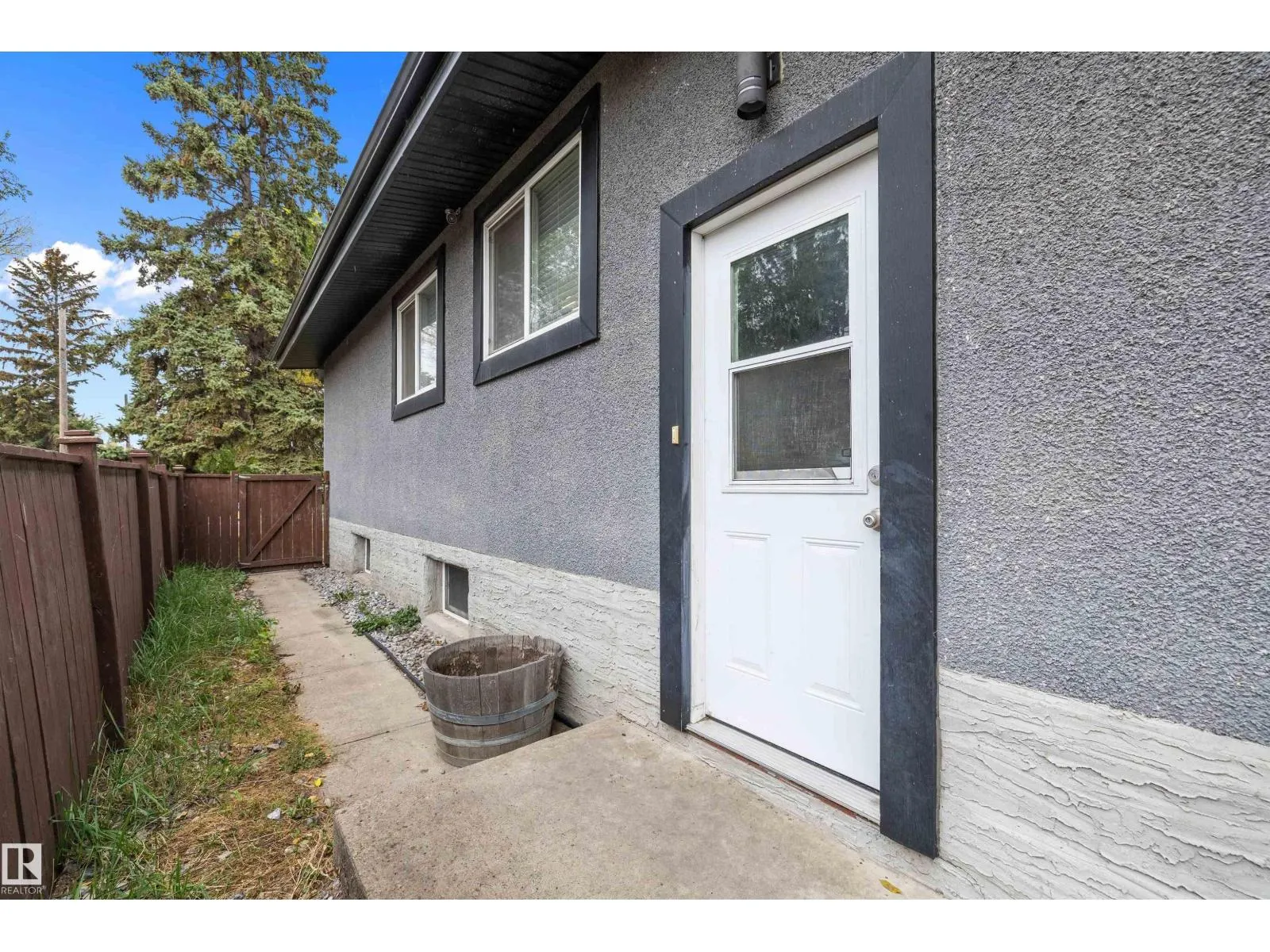 10409 148 ST NW