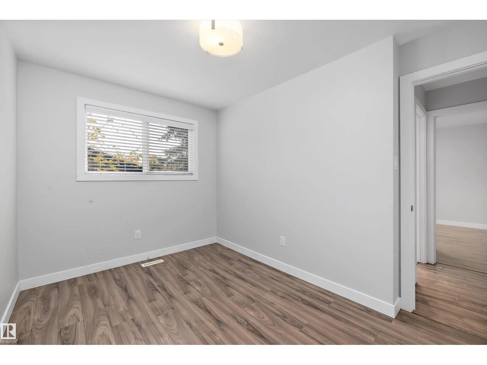 10409 148 ST NW