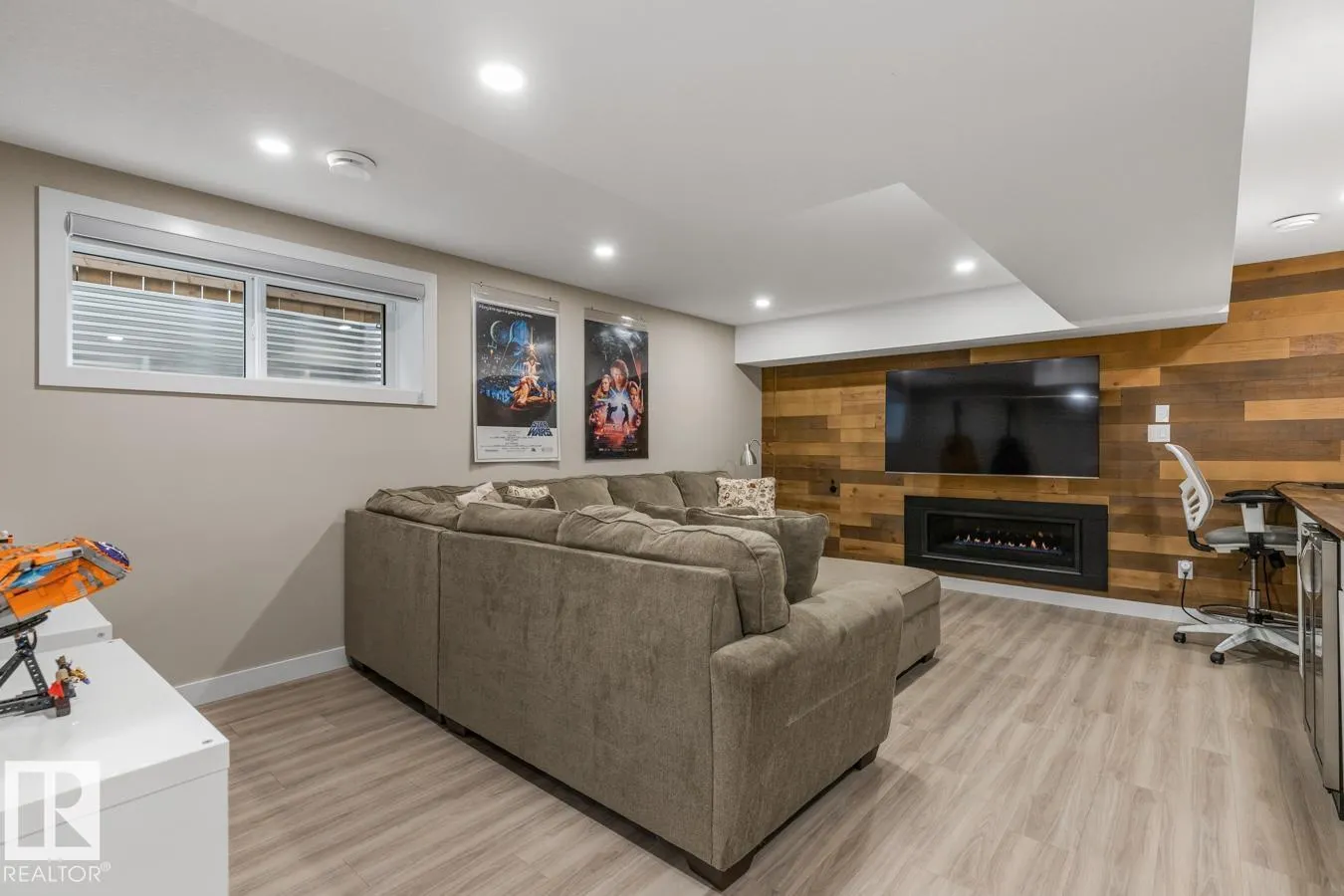 9535 155 ST NW