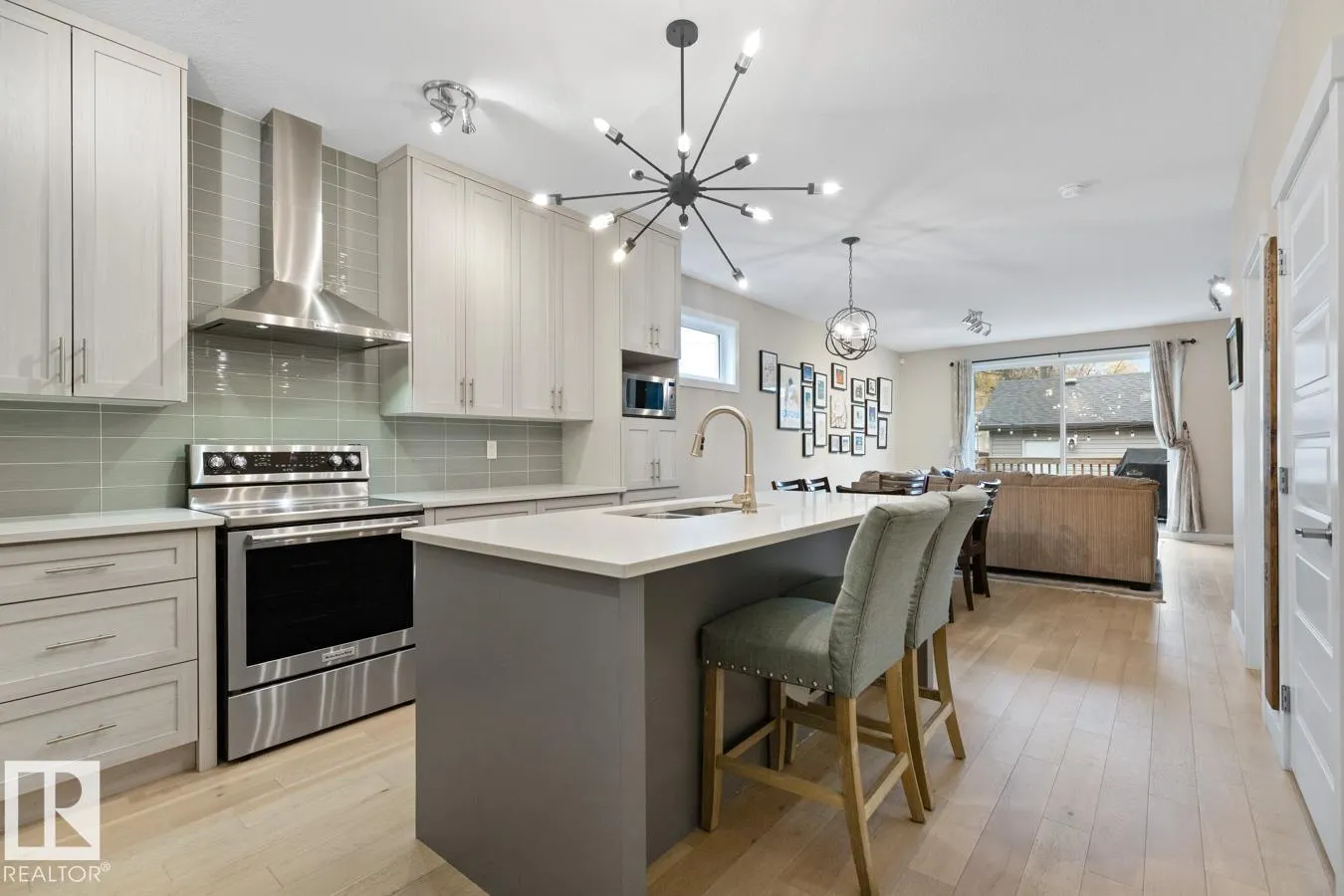 9535 155 ST NW