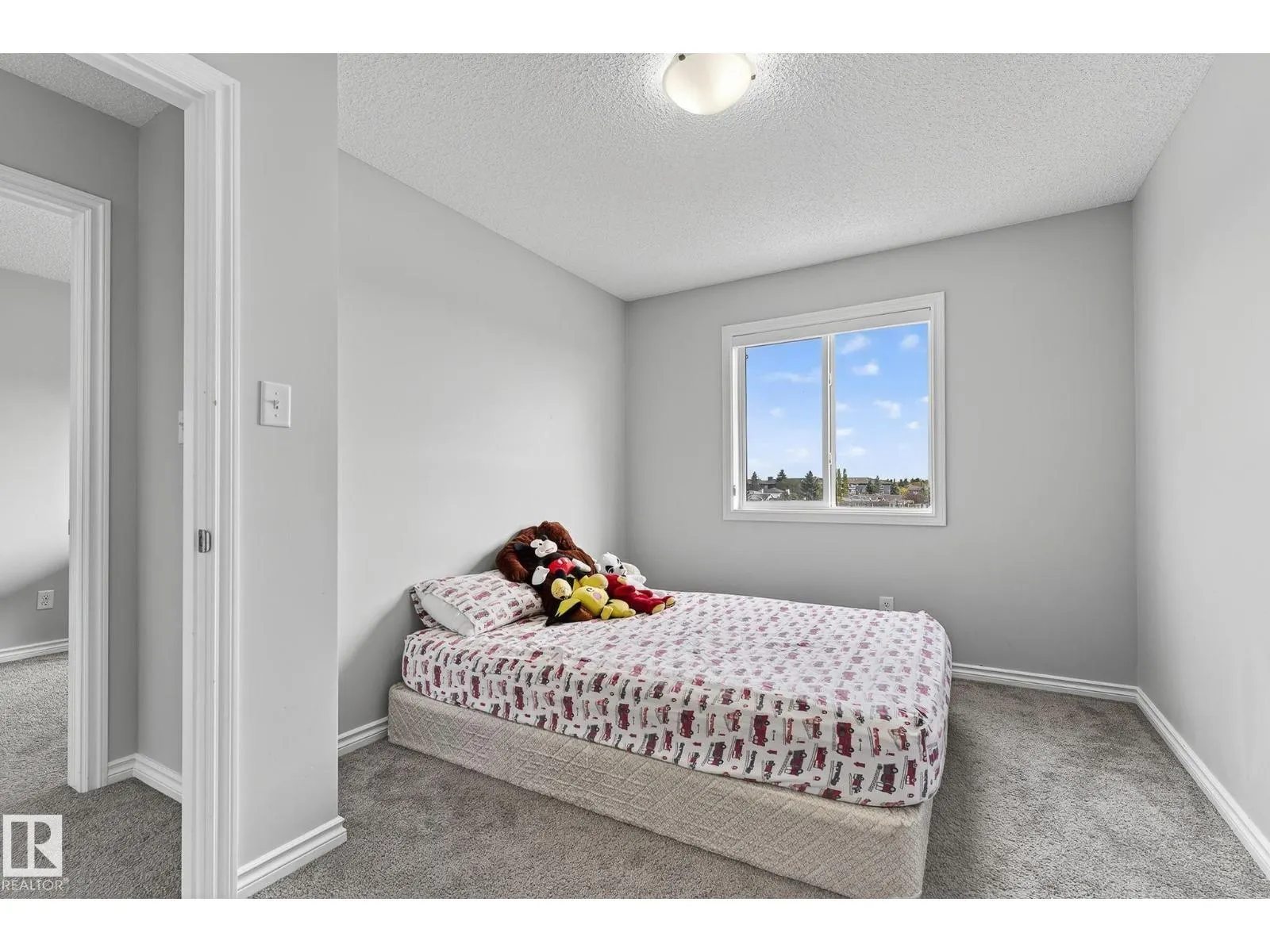 527 EBBERS WY NW