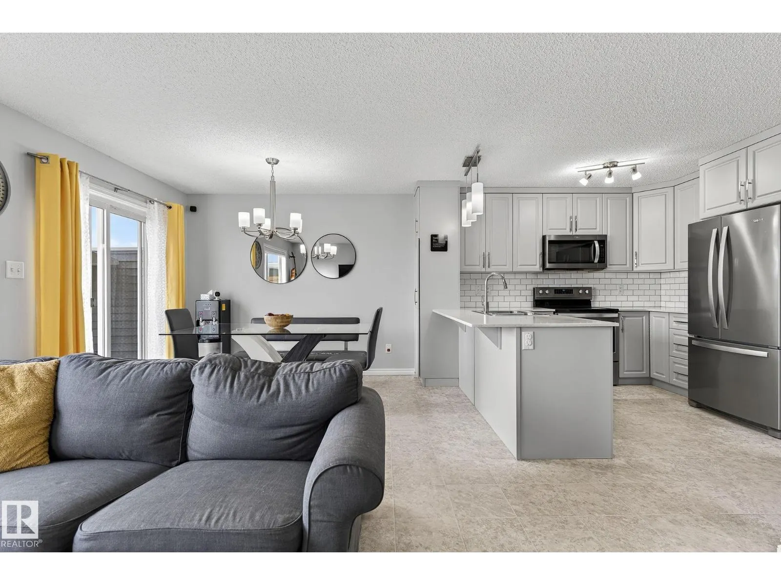527 EBBERS WY NW