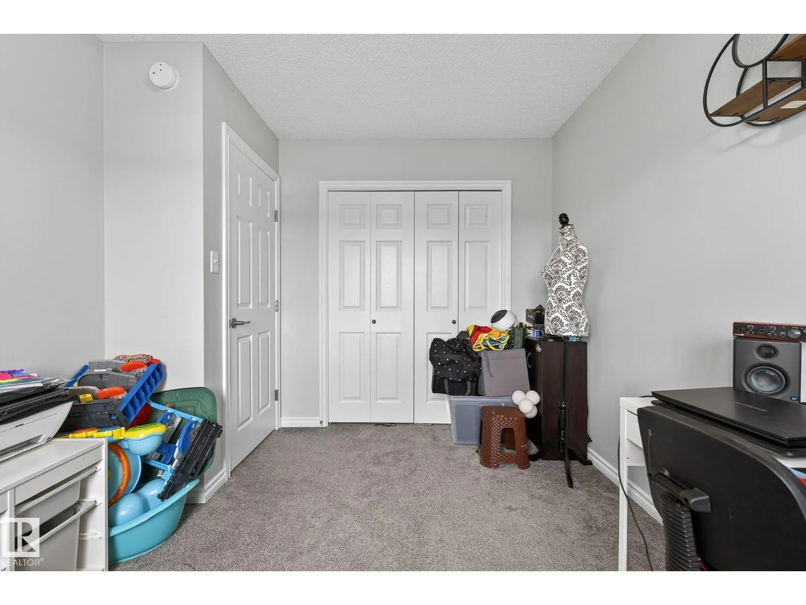 527 EBBERS WY NW