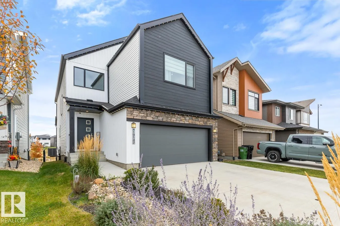 19147 22 AV NW