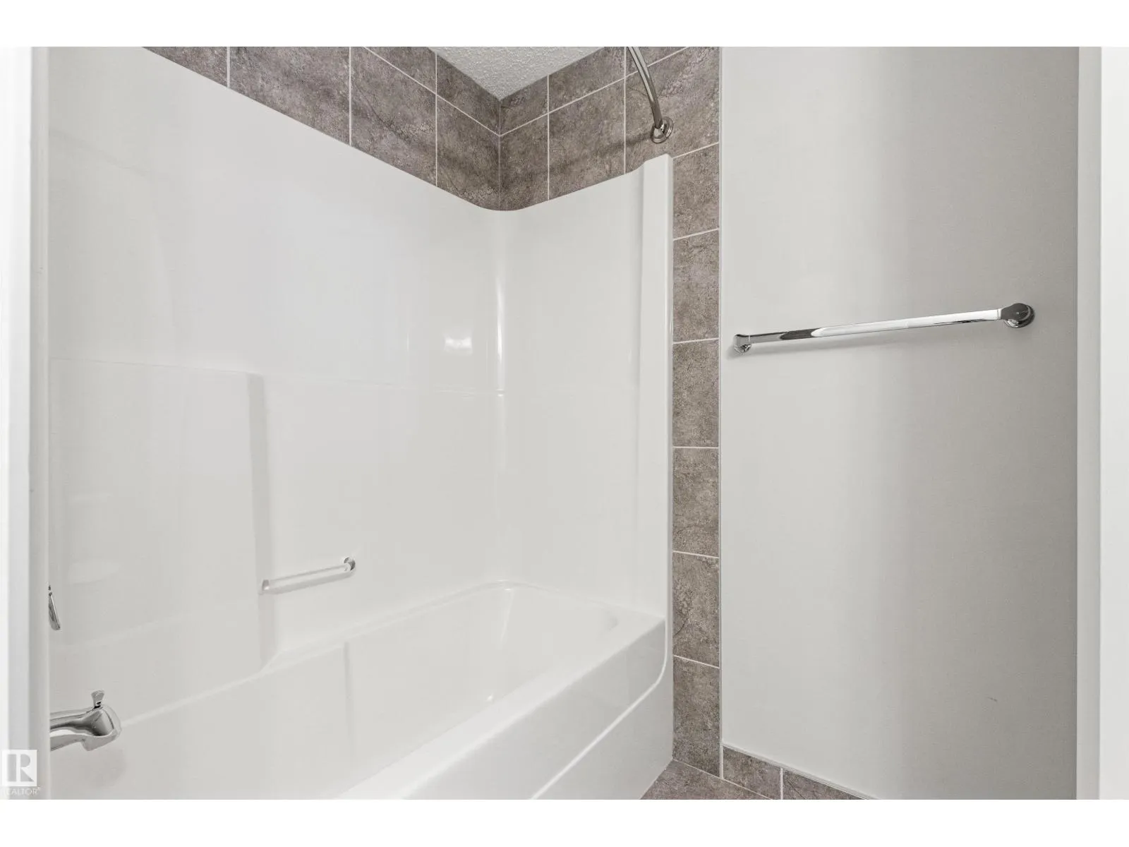 #412 10523 123 ST NW