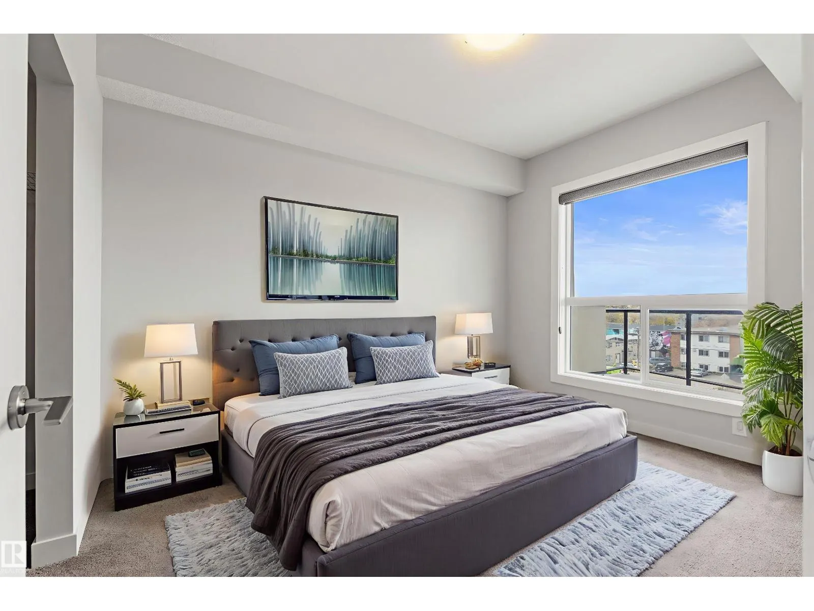 #412 10523 123 ST NW