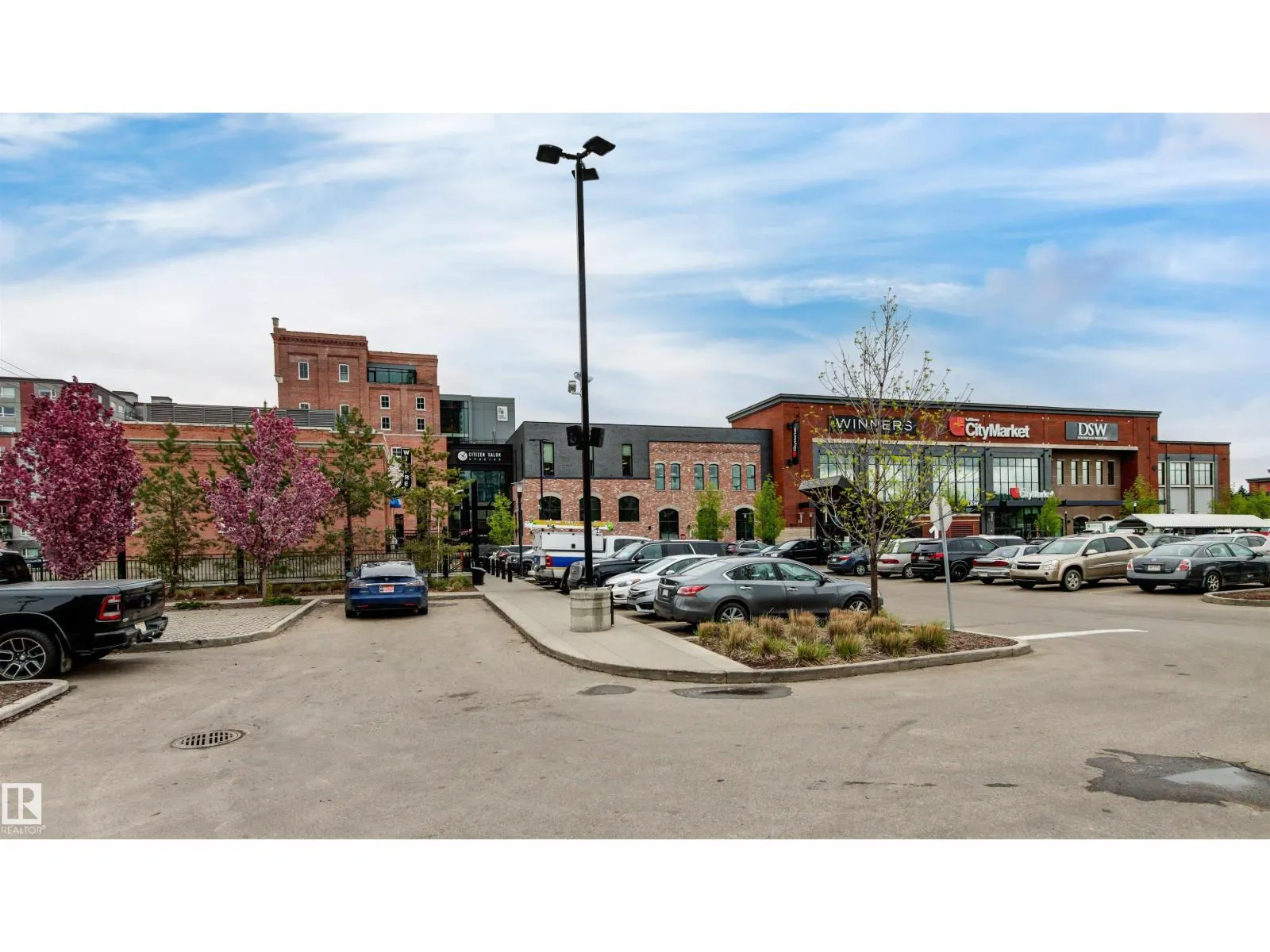 #412 10523 123 ST NW