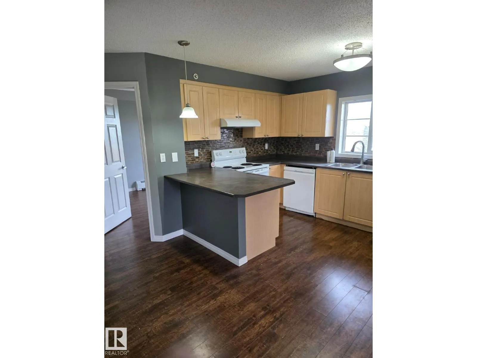 #402 622 MCALLISTER LO SW
