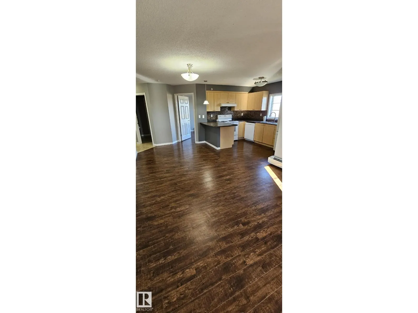 #402 622 MCALLISTER LO SW
