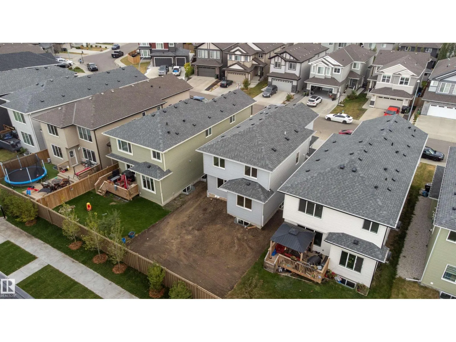 5720 176 AV NW