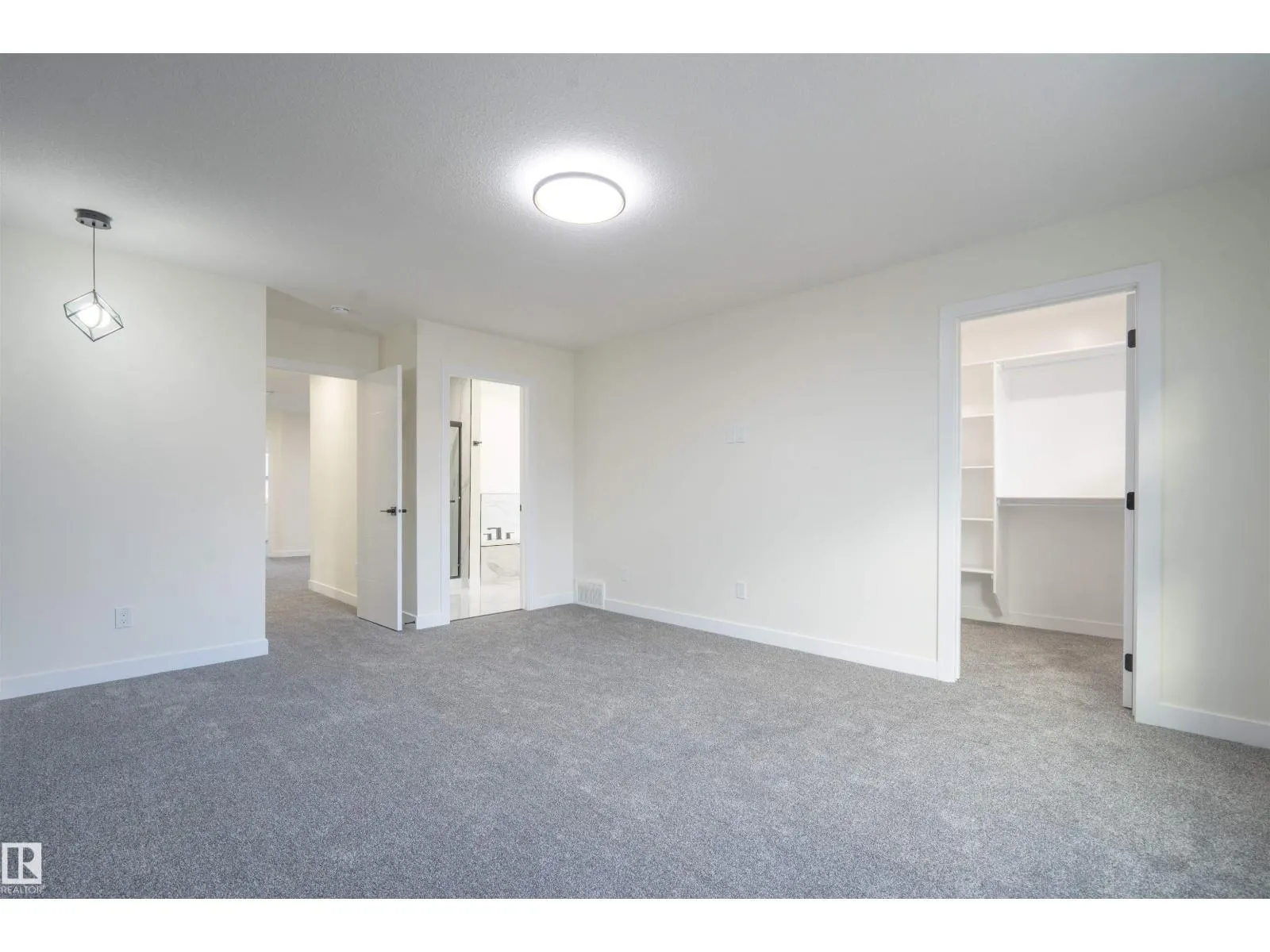 5720 176 AV NW