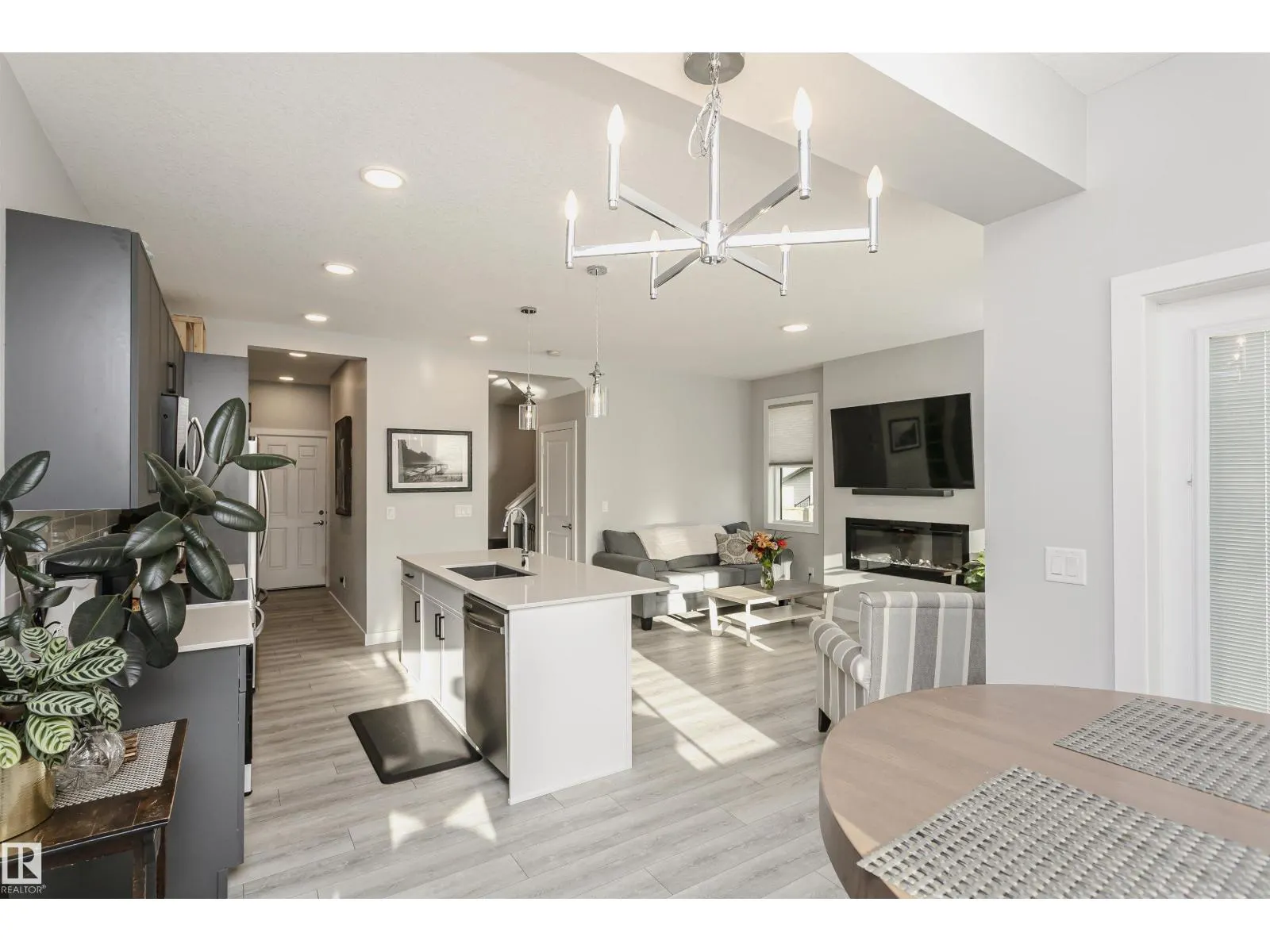 134 ASTORIA