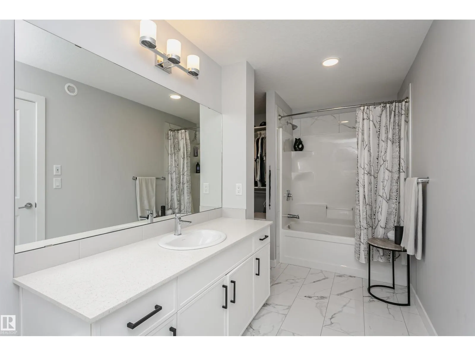 134 ASTORIA