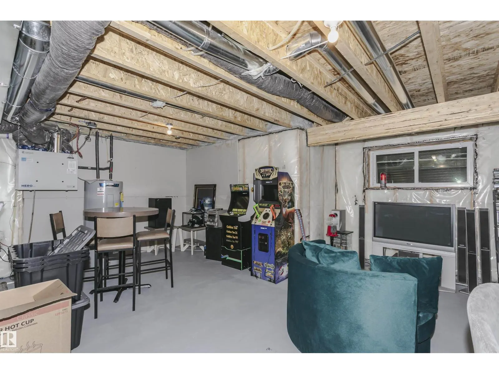134 ASTORIA