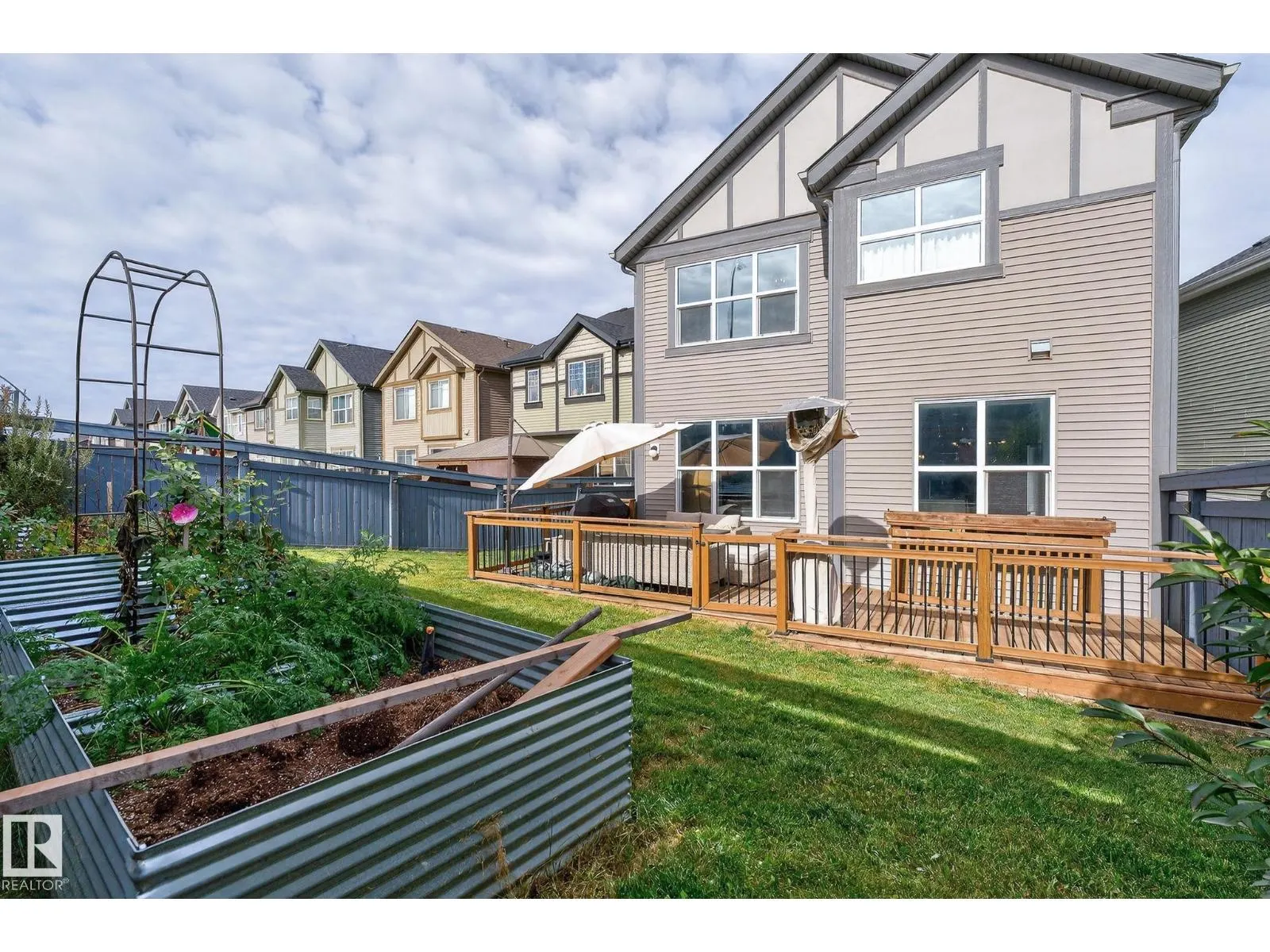 1737 DUMONT CRESCENT SW