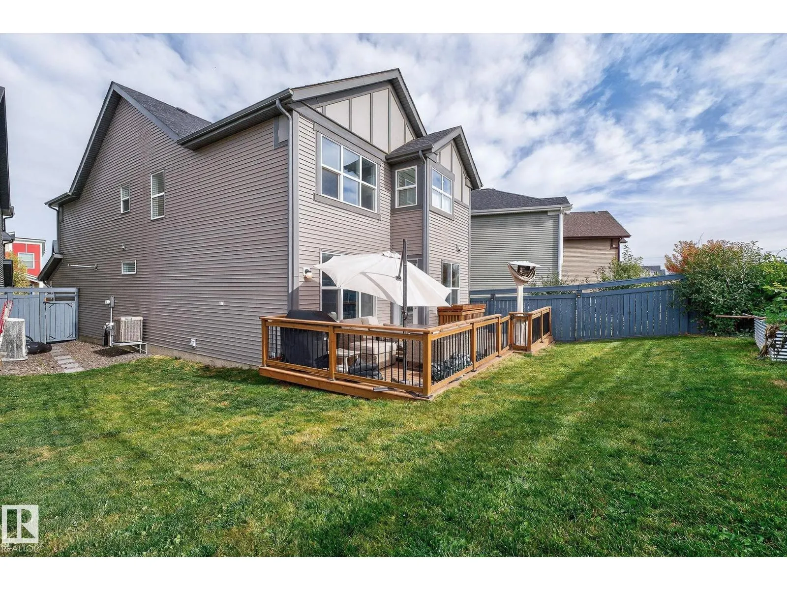1737 DUMONT CRESCENT SW