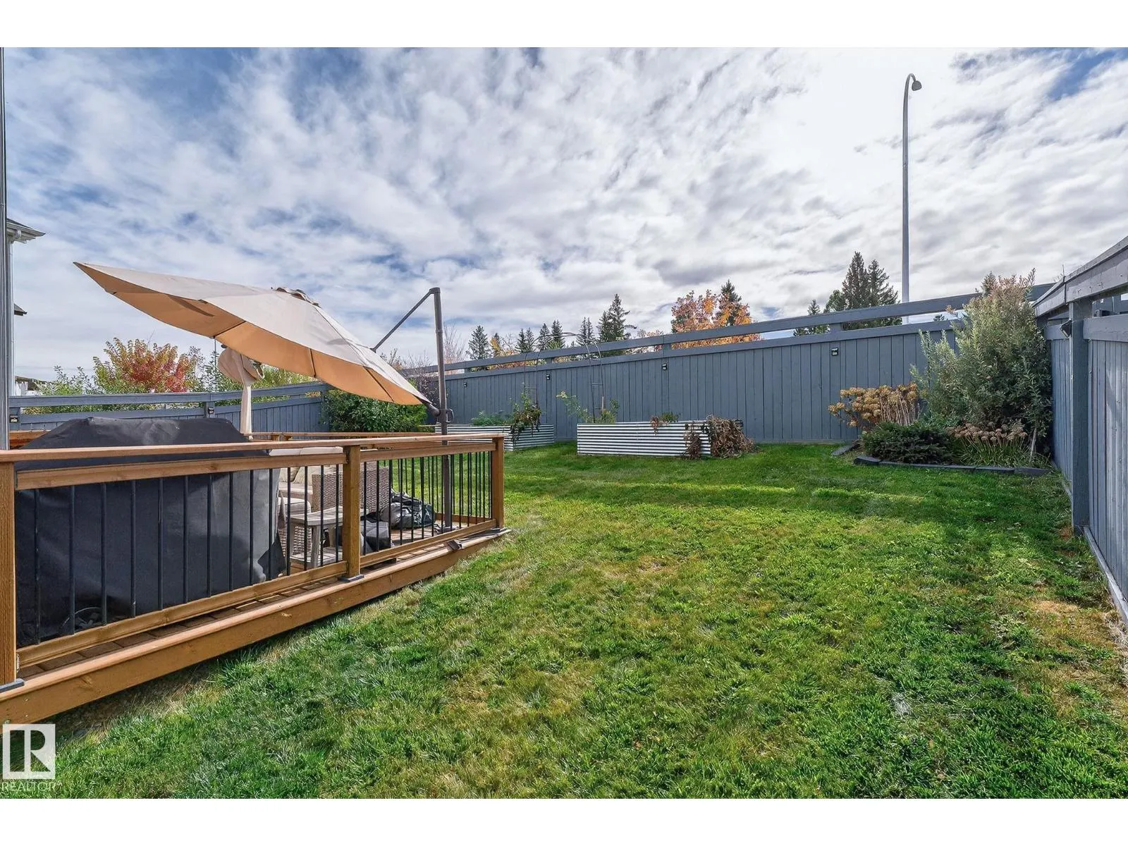 1737 DUMONT CRESCENT SW