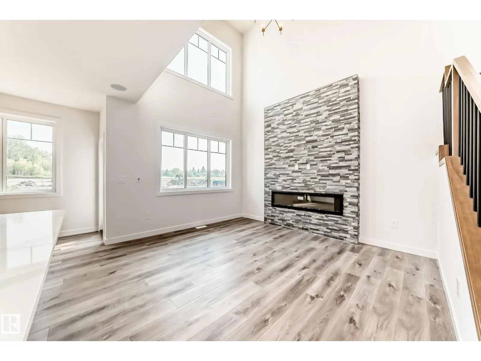 39 MEADOWGROVE LN