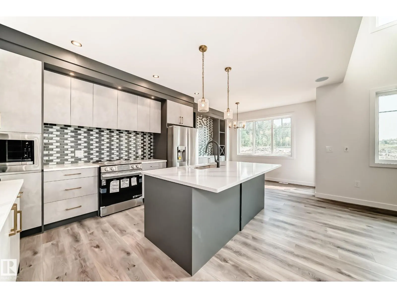 39 MEADOWGROVE LN