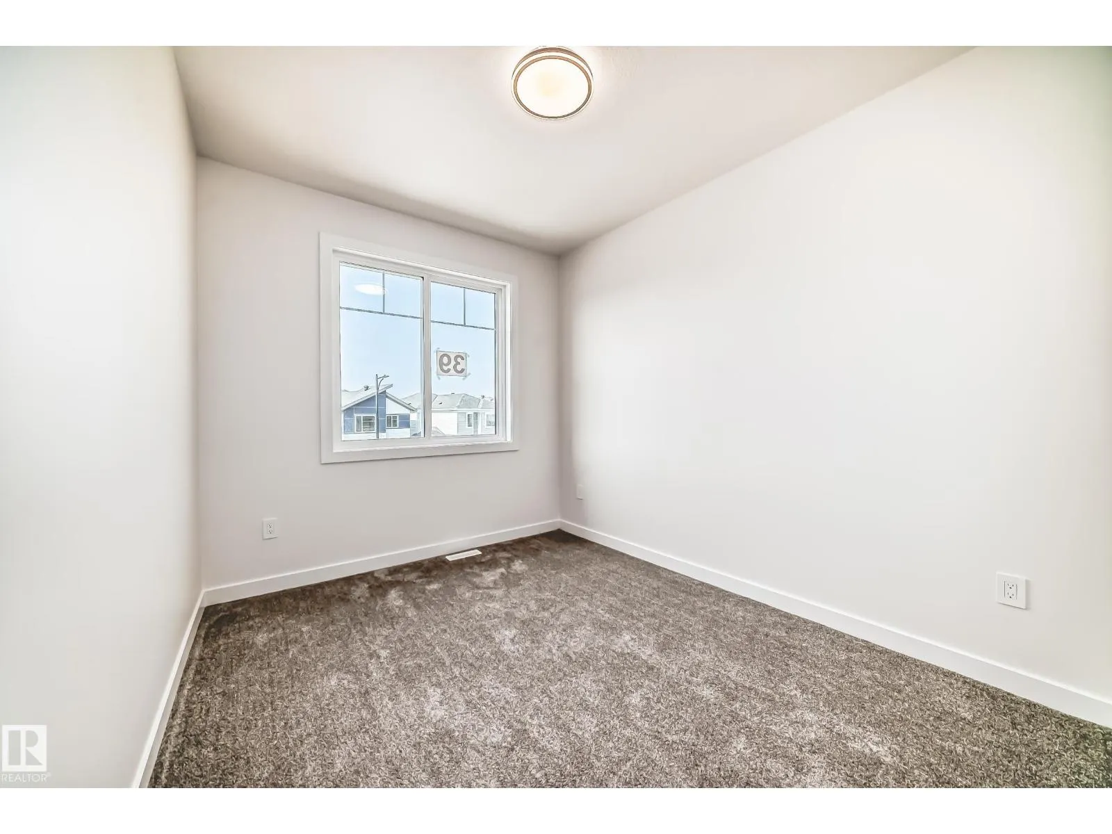 39 MEADOWGROVE LN