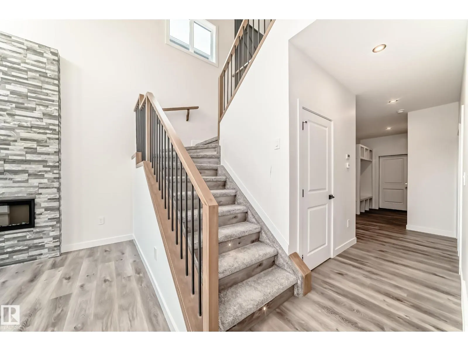 39 MEADOWGROVE LN