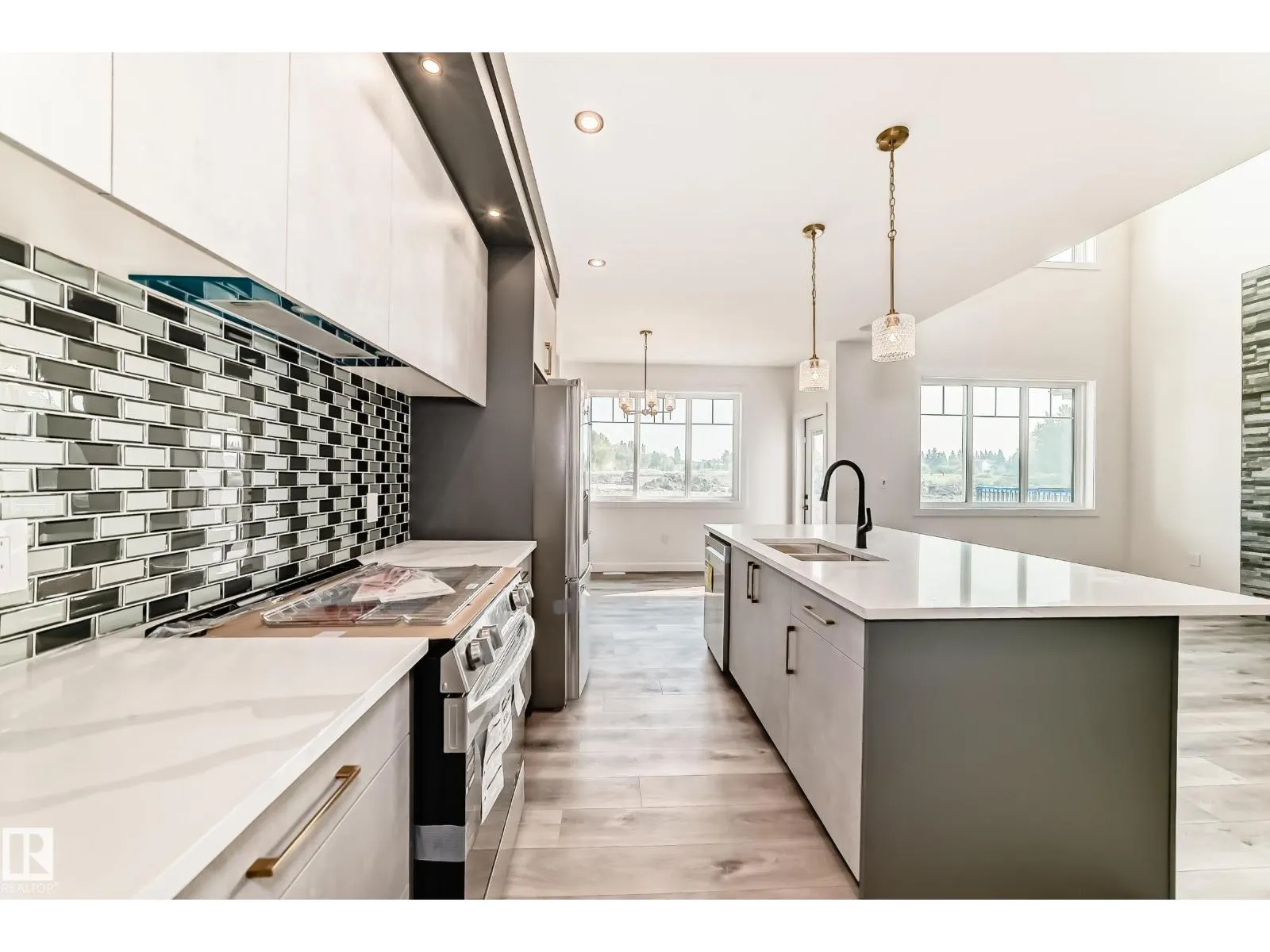 39 MEADOWGROVE LN