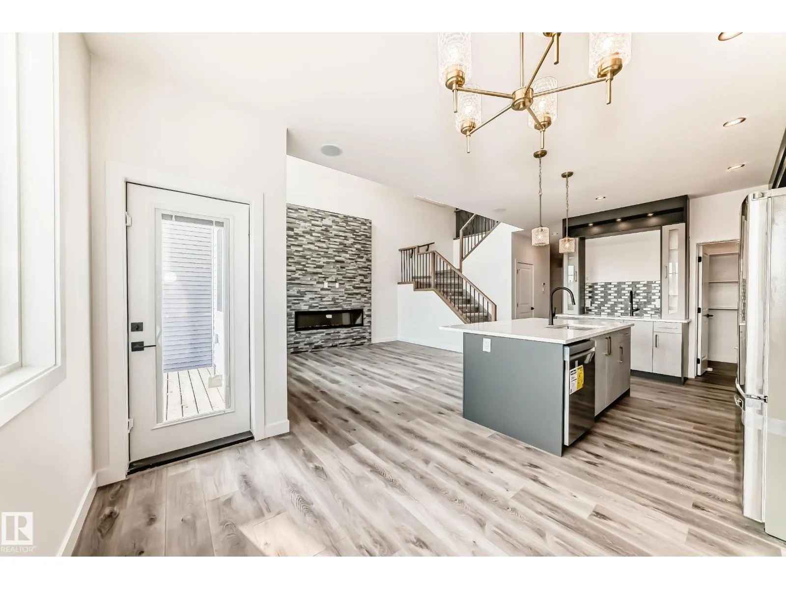 39 MEADOWGROVE LN