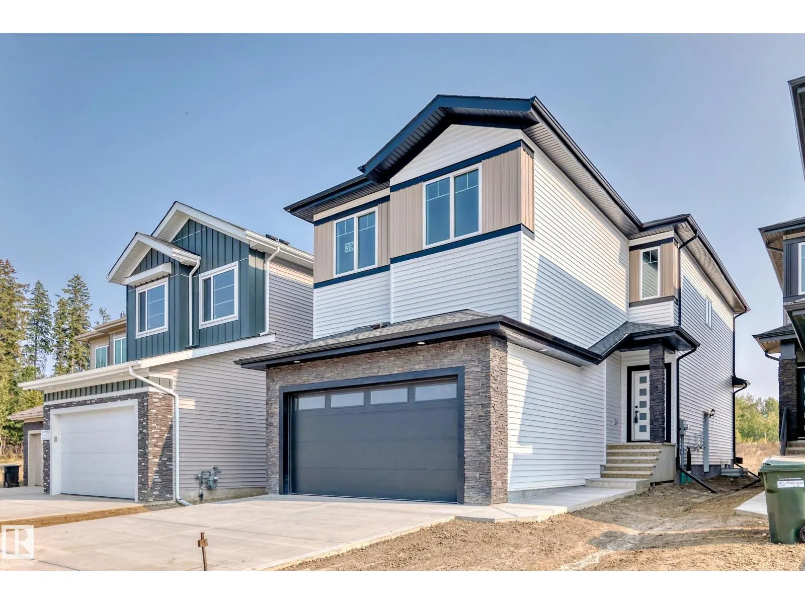 39 MEADOWGROVE LN