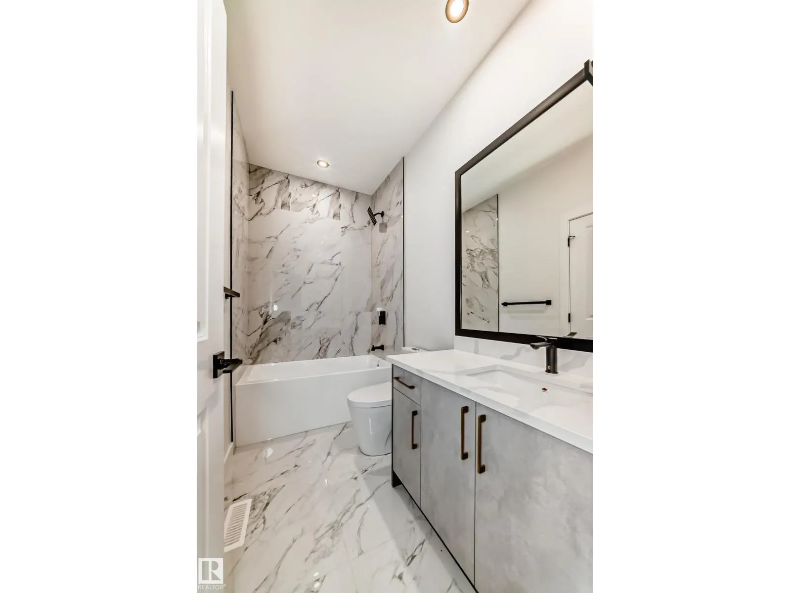 39 MEADOWGROVE LN