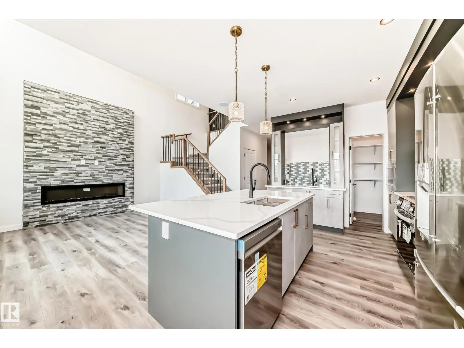 39 MEADOWGROVE LN