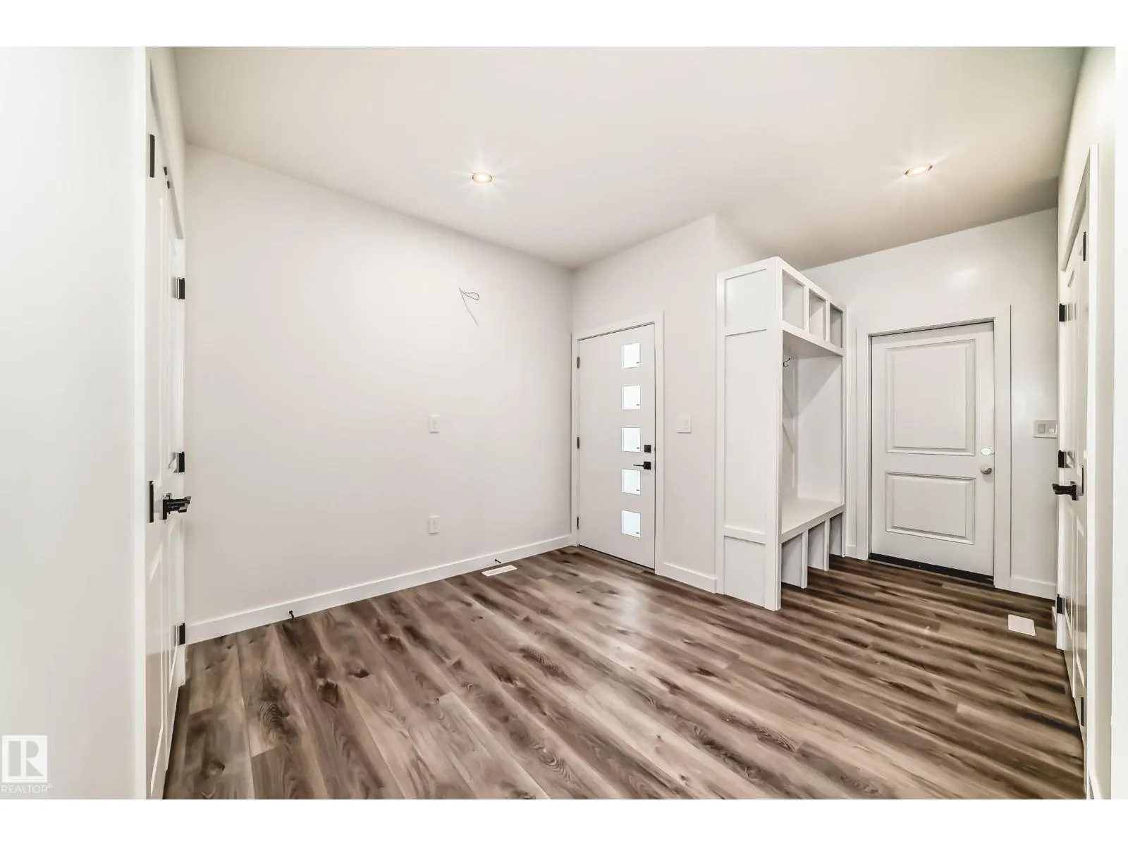 39 MEADOWGROVE LN