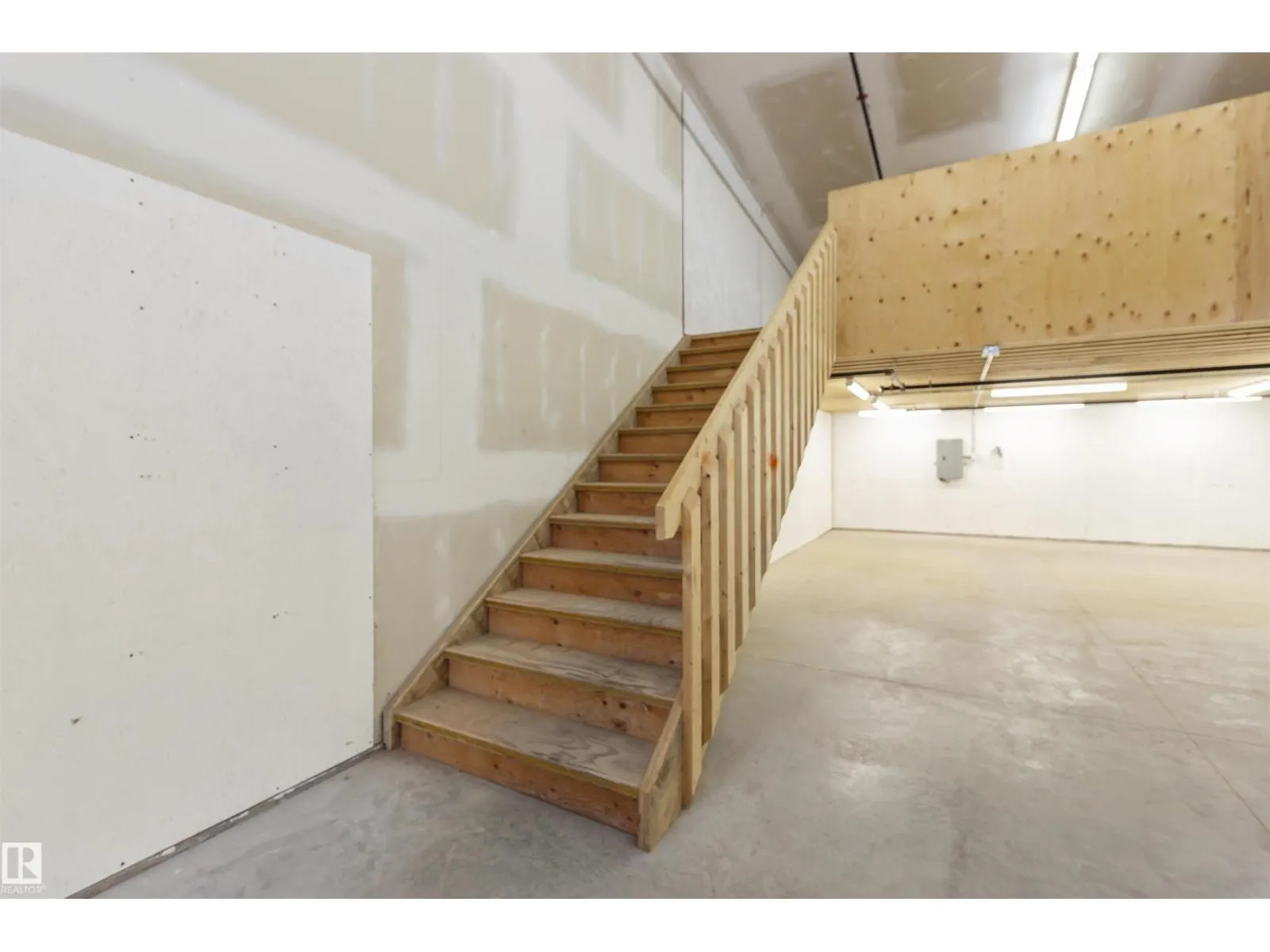 #25 9903 209 ST NW