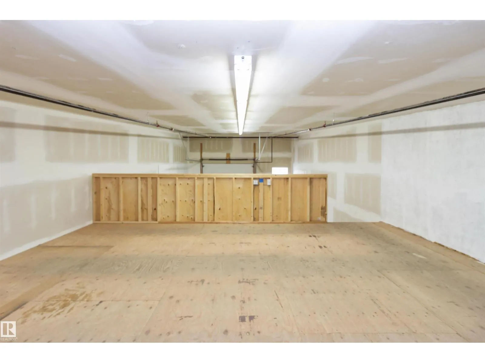 #25 9903 209 ST NW