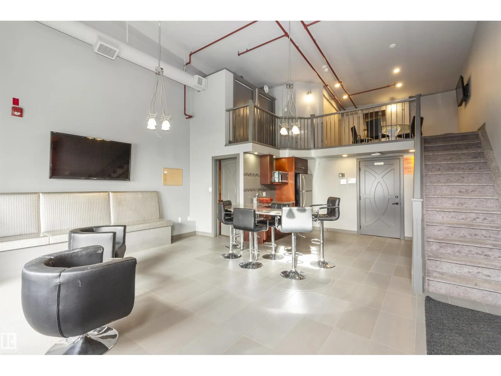 #25 9903 209 ST NW