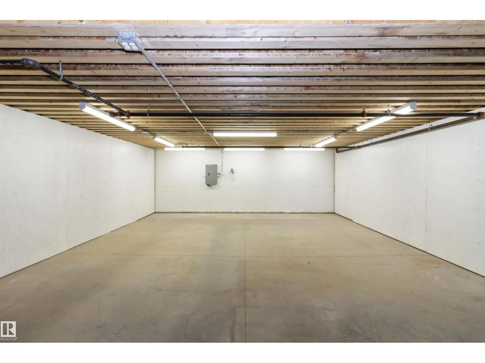 #25 9903 209 ST NW