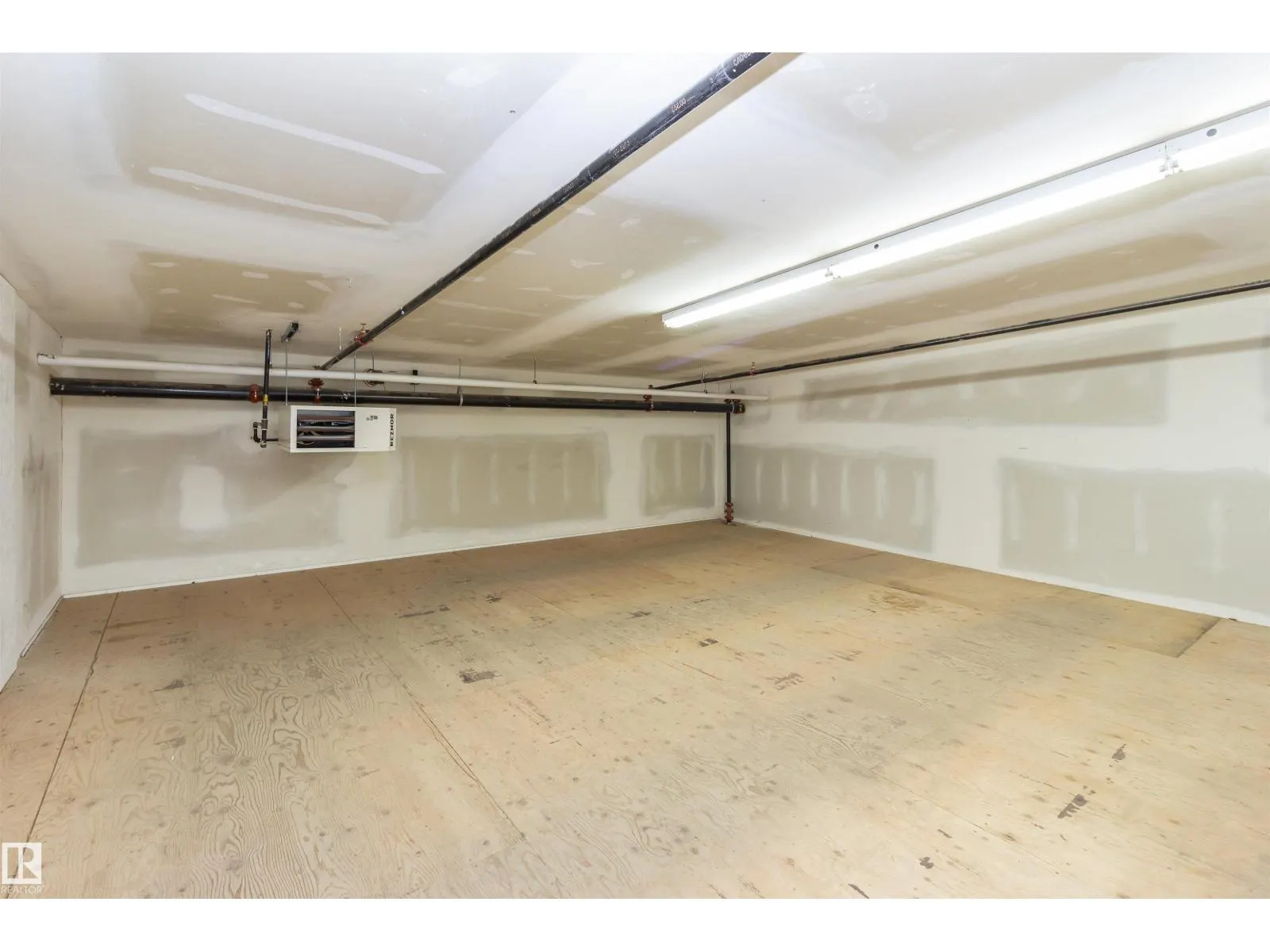 #25 9903 209 ST NW