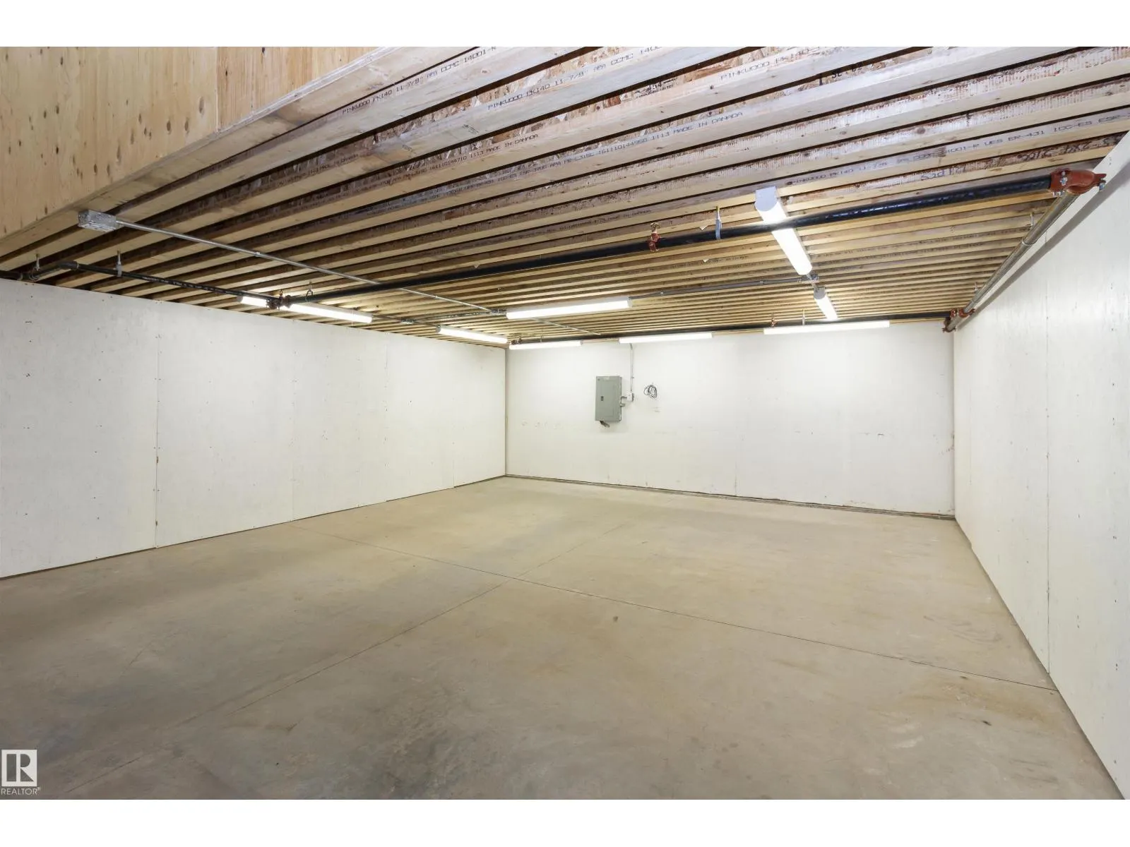 #25 9903 209 ST NW