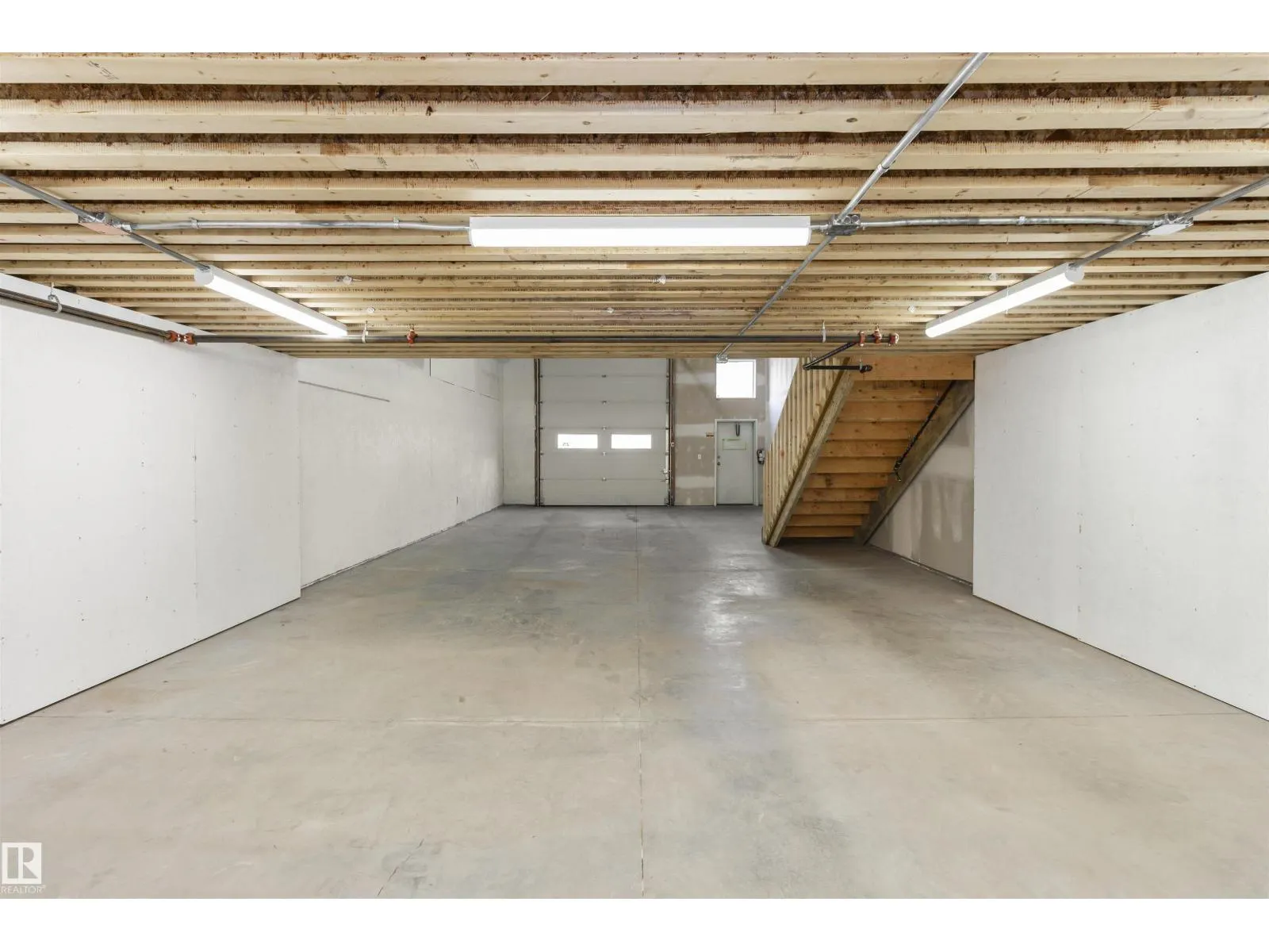 #25 9903 209 ST NW