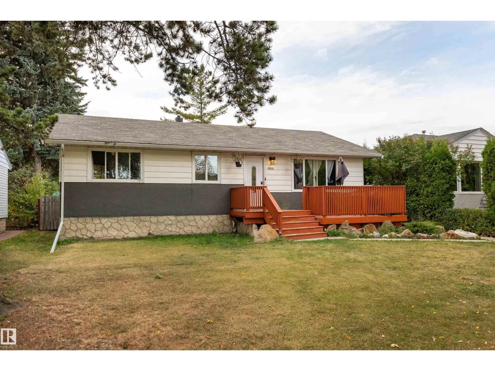 12316 140 ST NW