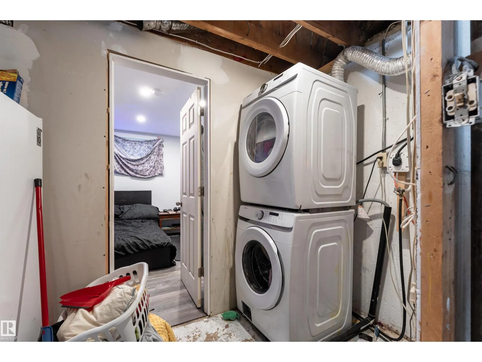12316 140 ST NW