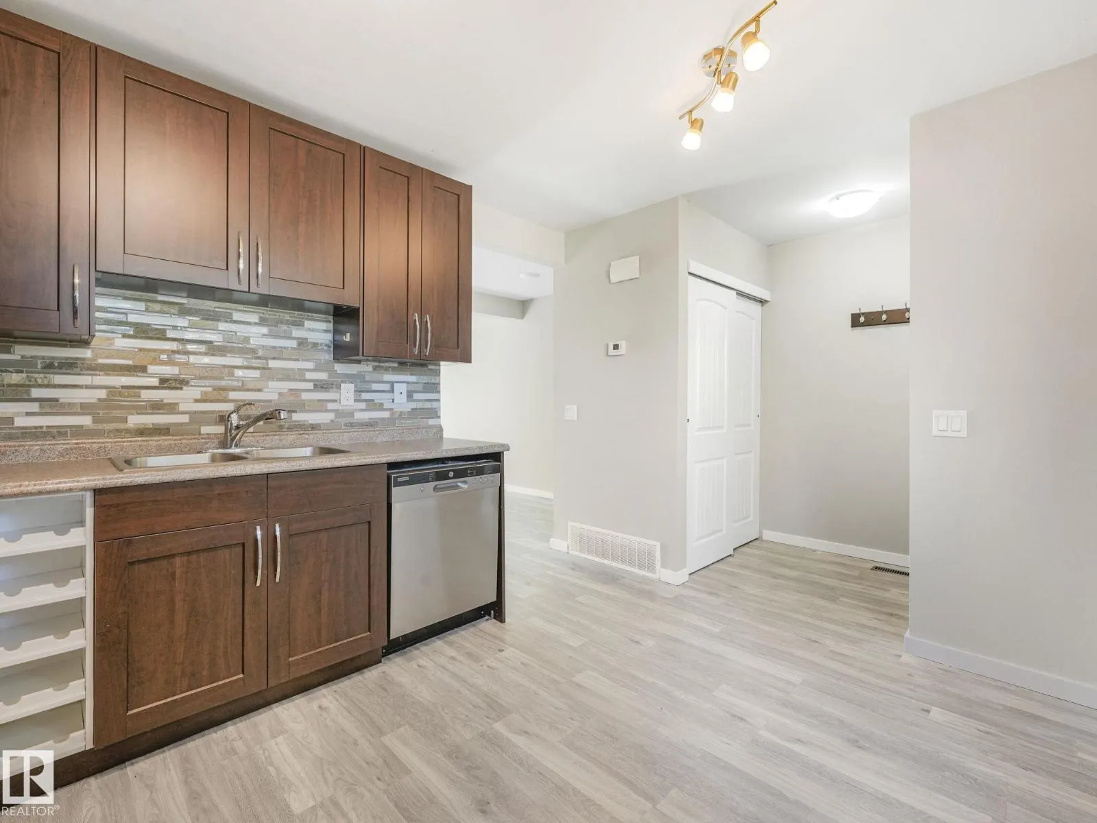 1376 LAKEWOOD RD NW