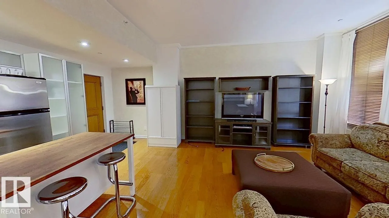 #311 10134 100 ST NW