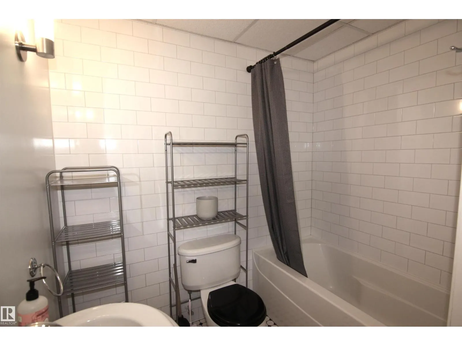 #311 10134 100 ST NW