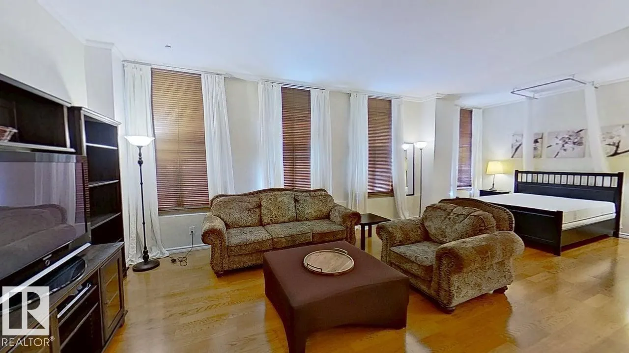 #311 10134 100 ST NW