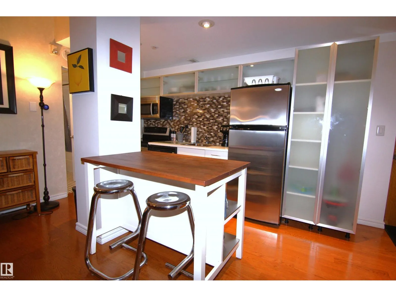 #311 10134 100 ST NW