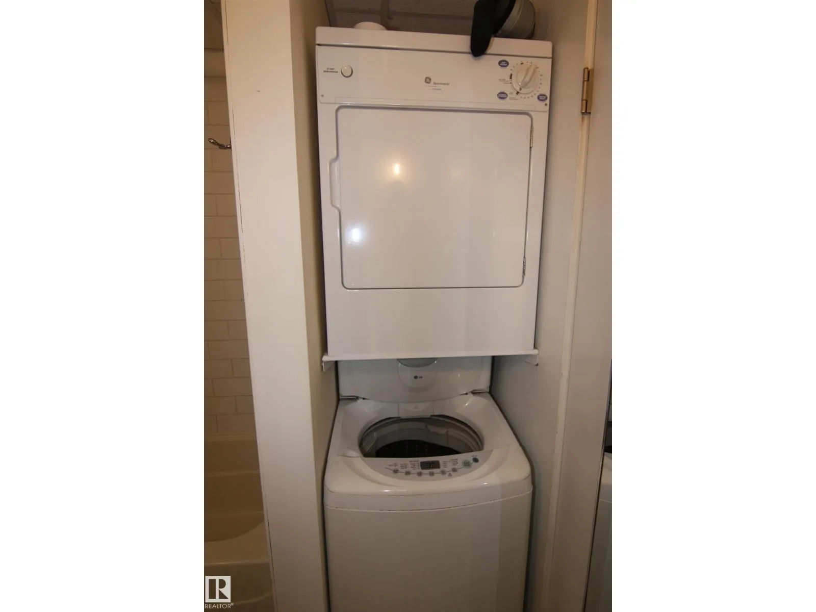 #311 10134 100 ST NW